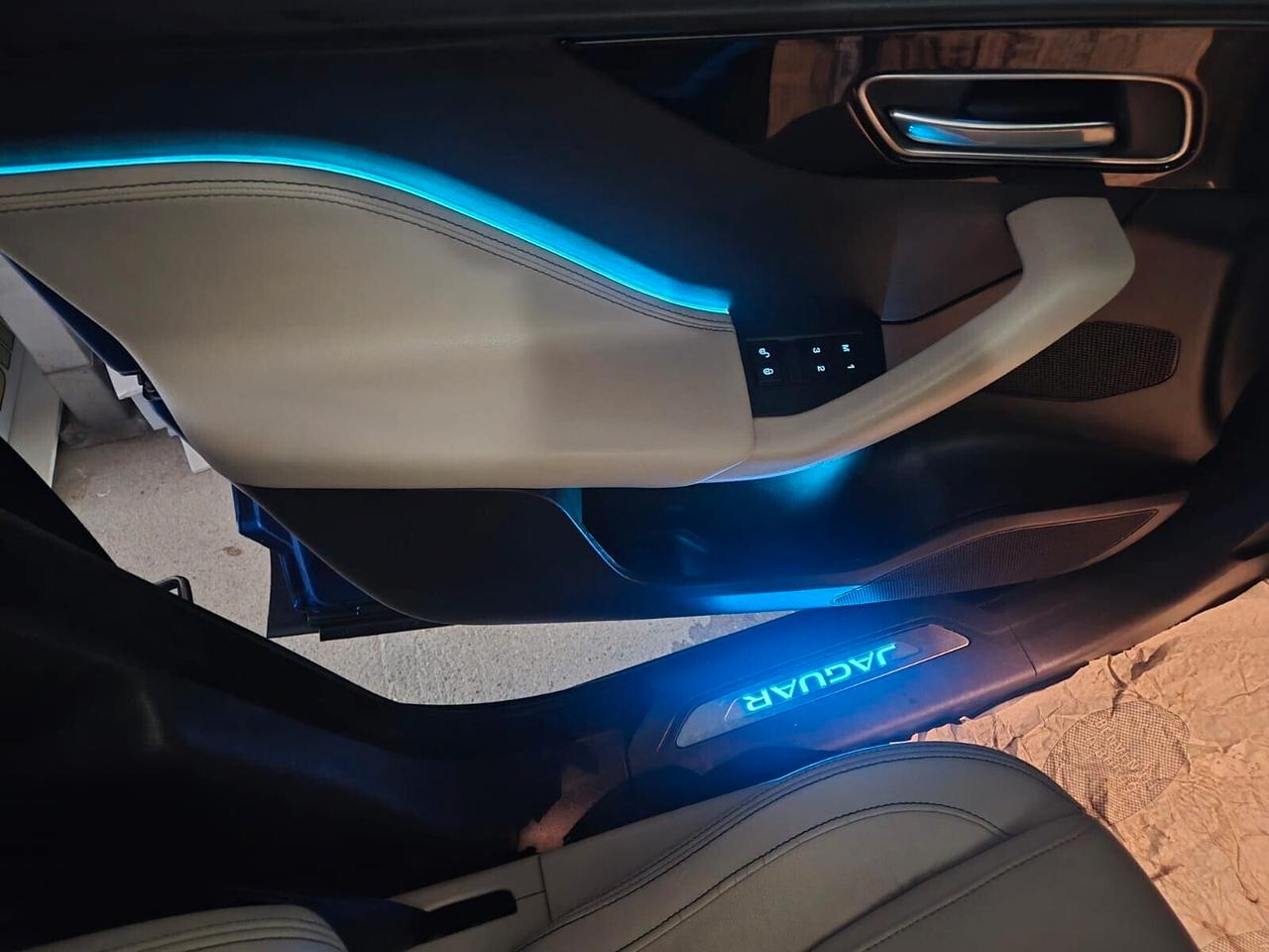 Jaguar F-Pace 2.0 D 180 CV AWD automatica Prestige