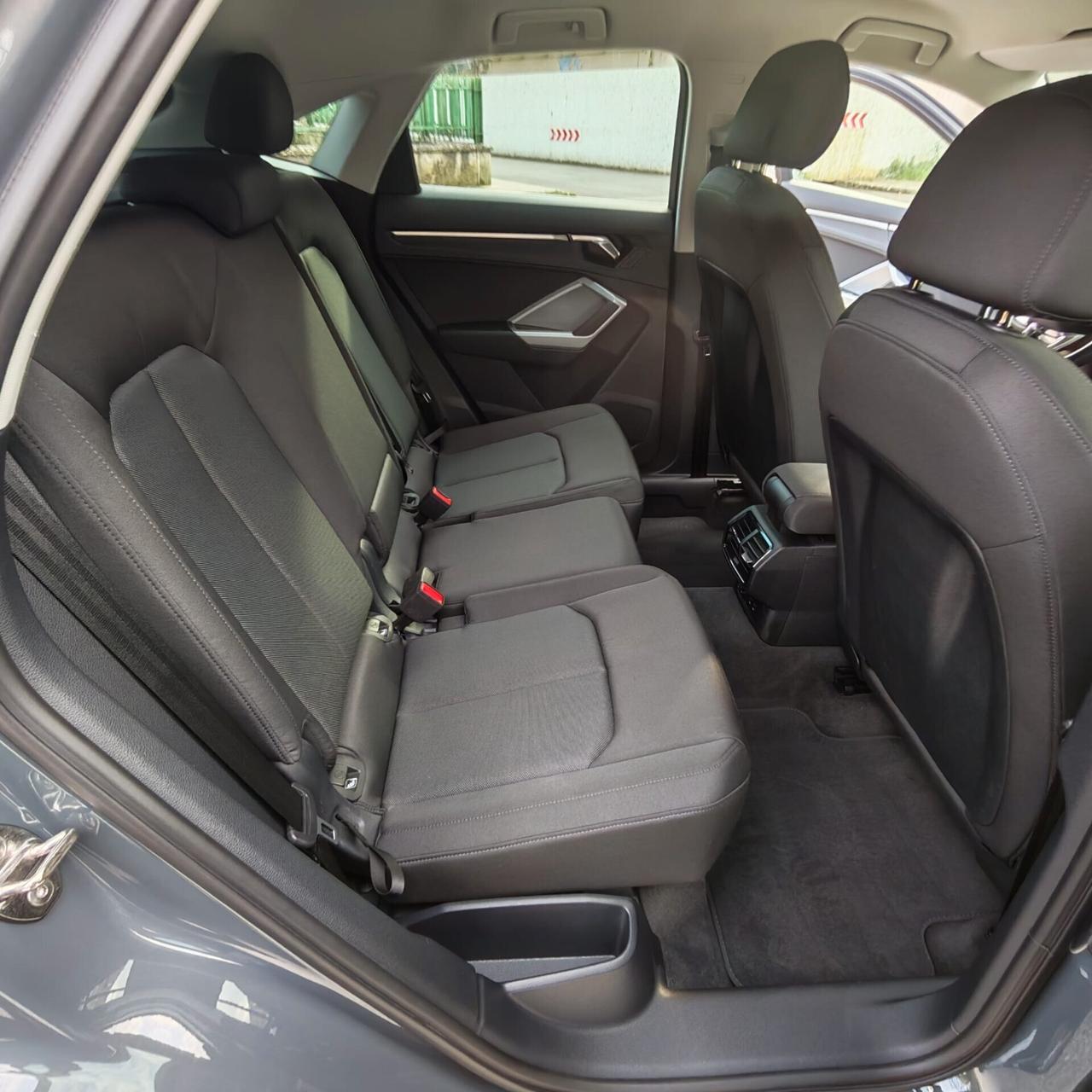 Audi Q3 SPB 45 TFSI e S tronic Business Plus