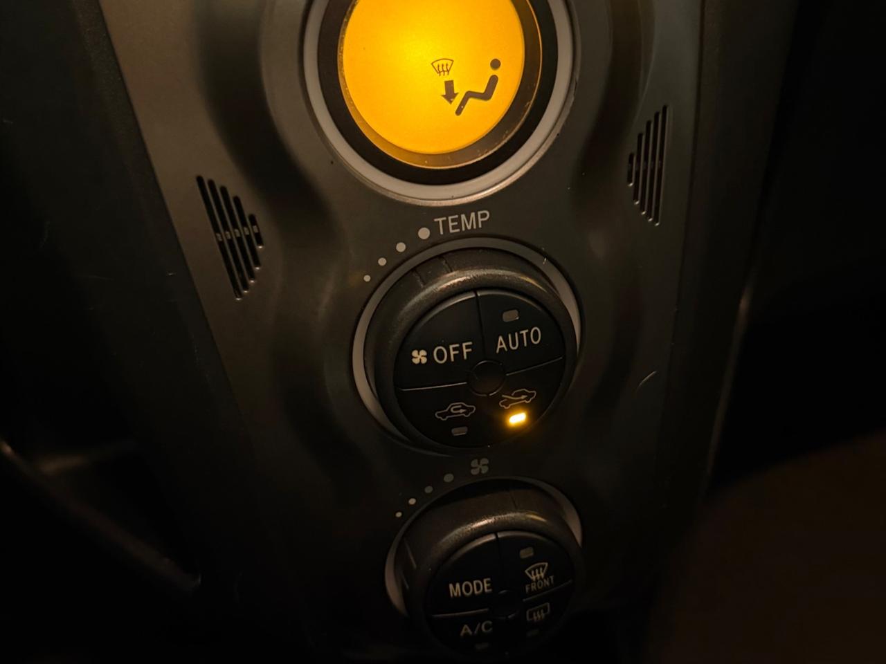 STUPENDA TOYOTA YARIS UNICO PROPRIETARIO CON 74.788 KM