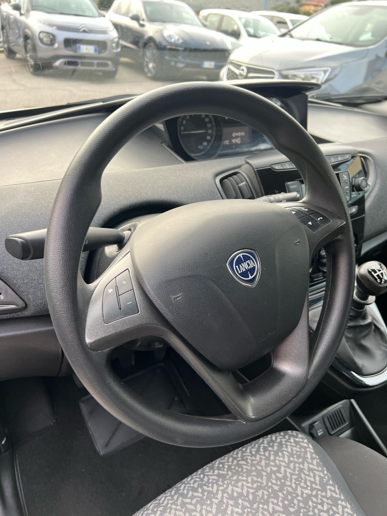 Lancia Ypsilon 1.0 FireFly Hybrid 2021