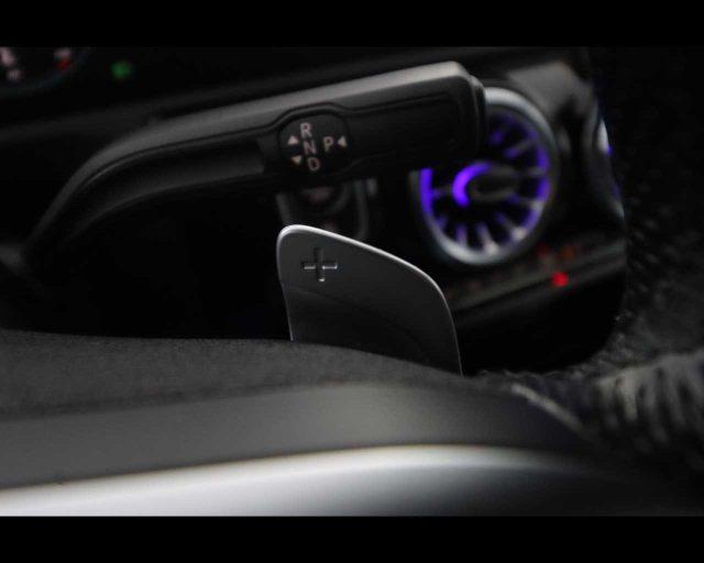 MERCEDES-BENZ CLA 180 Automatic Shooting Brake Premium