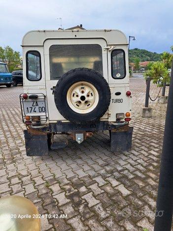 Land rover defender