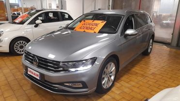 VOLKSWAGEN Passat Variant 1.6 TDI SCR DSG Business NAVI