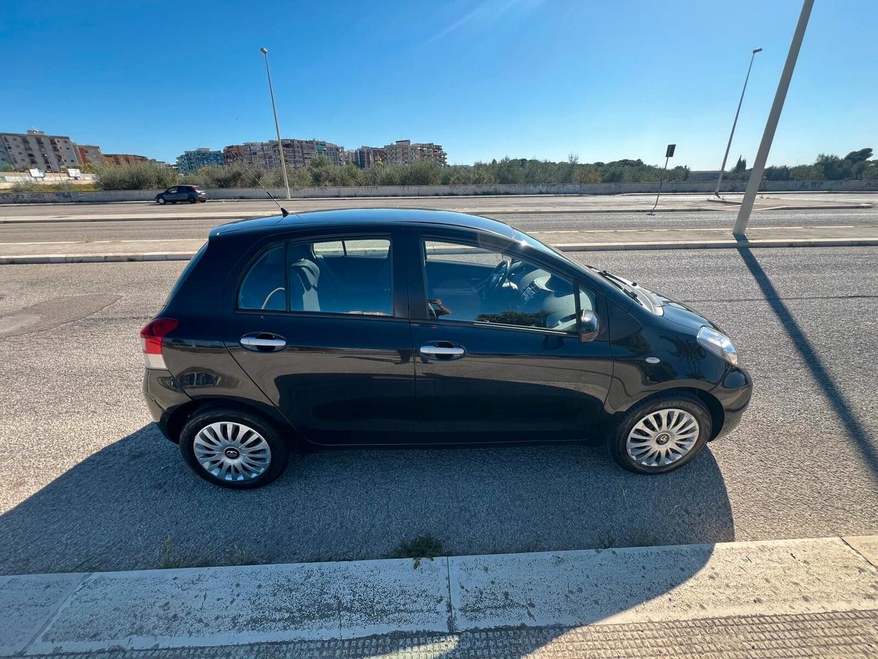 Toyota Yaris 1.3 5 porte Sol - 2011