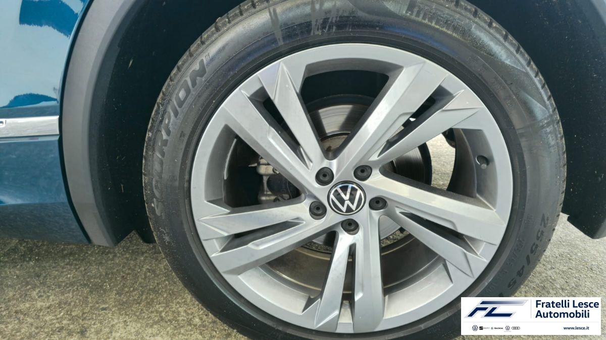 VOLKSWAGEN - Tiguan 2.0 tdi scr R-Line 150cv dsg (Conto Vendita - Esposizione Piano Lago)