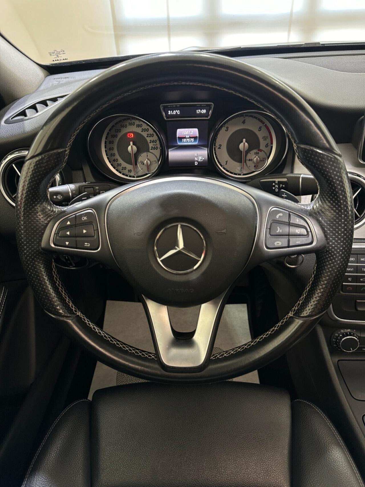 MERCEDES GLA 200D AUTOMATIC EXECUTIVE ENDURO