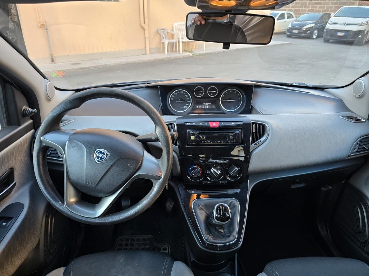Lancia Ypsilon 1.2 69 CV 5 porte Platinum perfetta possibilita 12 mesi garanzia