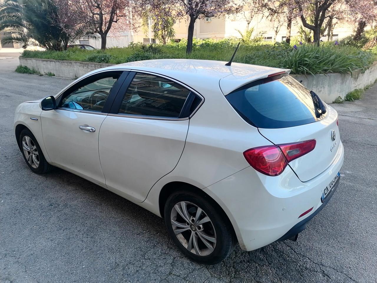 Alfa Romeo Giulietta 1.6 JTDm-2 105 CV Distinctive