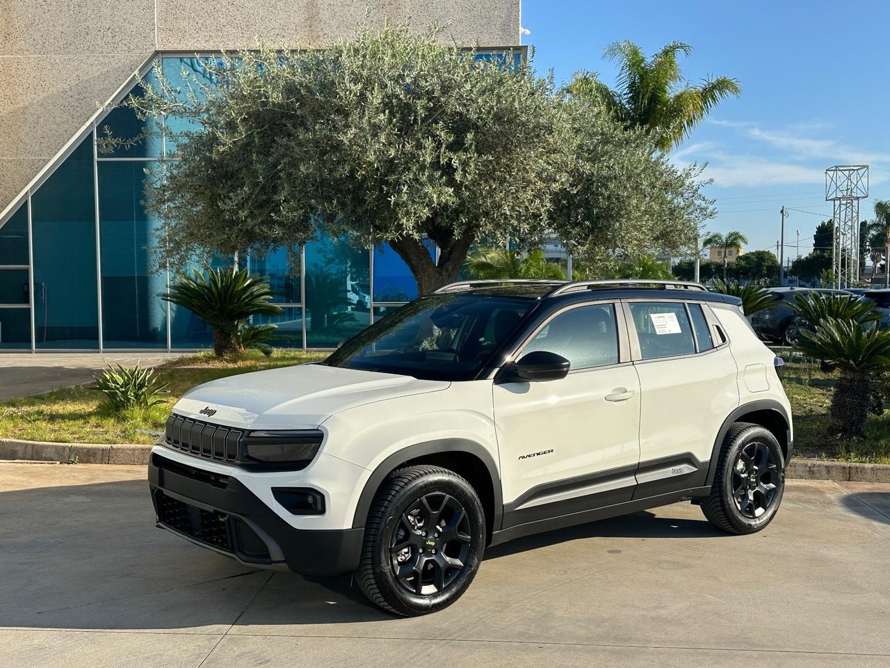 Jeep Avenger 1.2 Upland 4xe possibilità noleggio no scoring