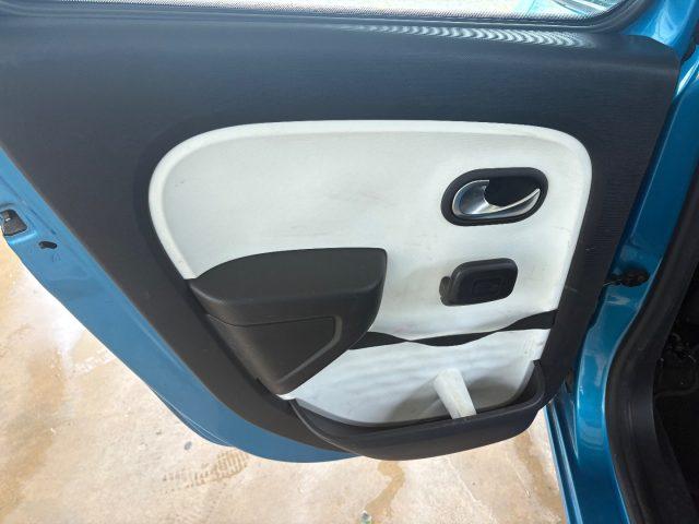 RENAULT Twingo SCe Lovely POCHI CHILOMETRI NAVIGATORE