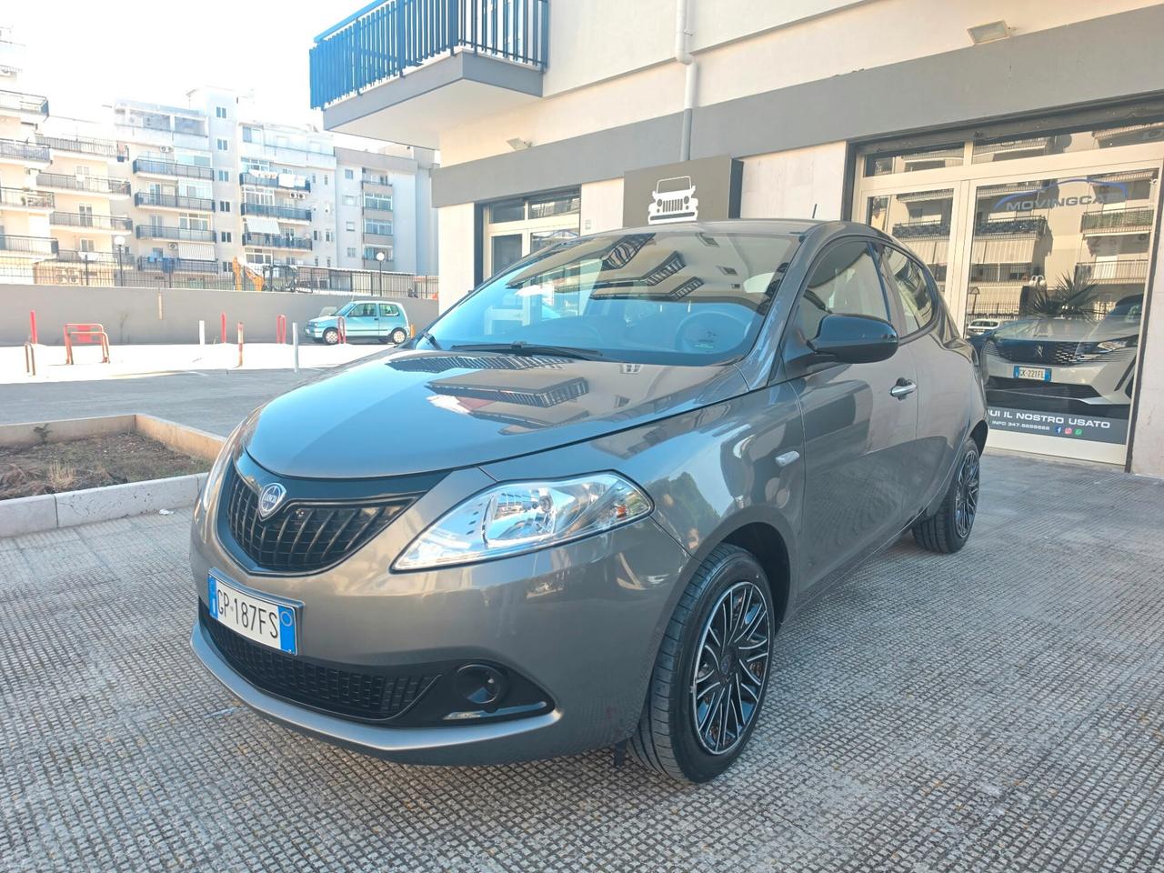 Ypsilon 1.0 FireFly 5 porte S&S Hybrid Silver