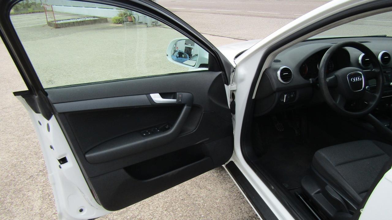 Audi A3 1.6 Attraction