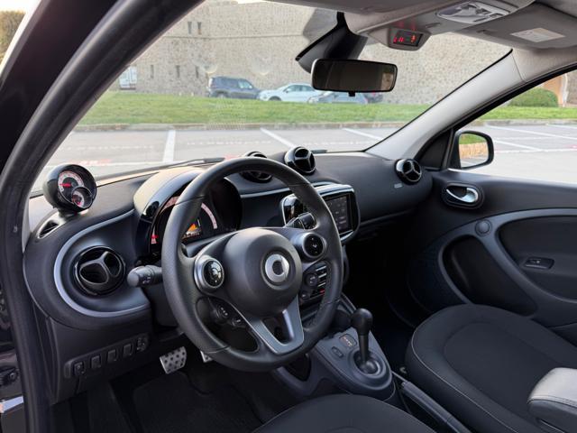 SMART ForFour 90 0.9 TURBO TWINAMIC SUPERPASSION+RETROCAMERA
