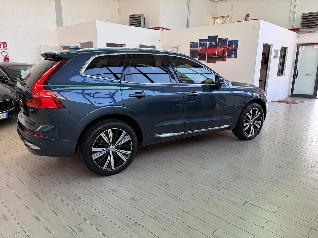 Volvo XC60 B4 (d) AWD automatico Plus Bright