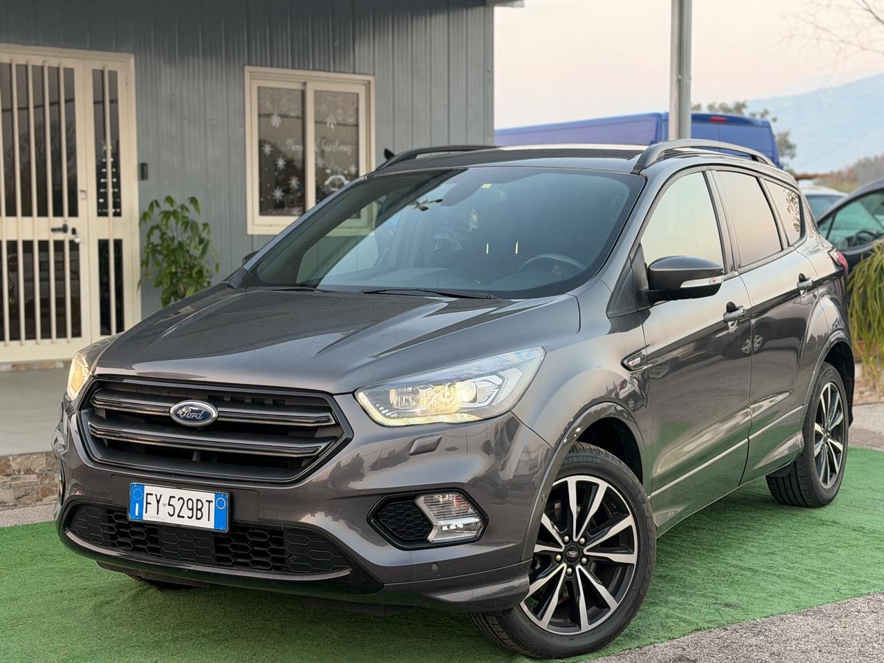 Ford Kuga 2.0 TDCI 150 CV S&S 4WD Powershift ST-Line