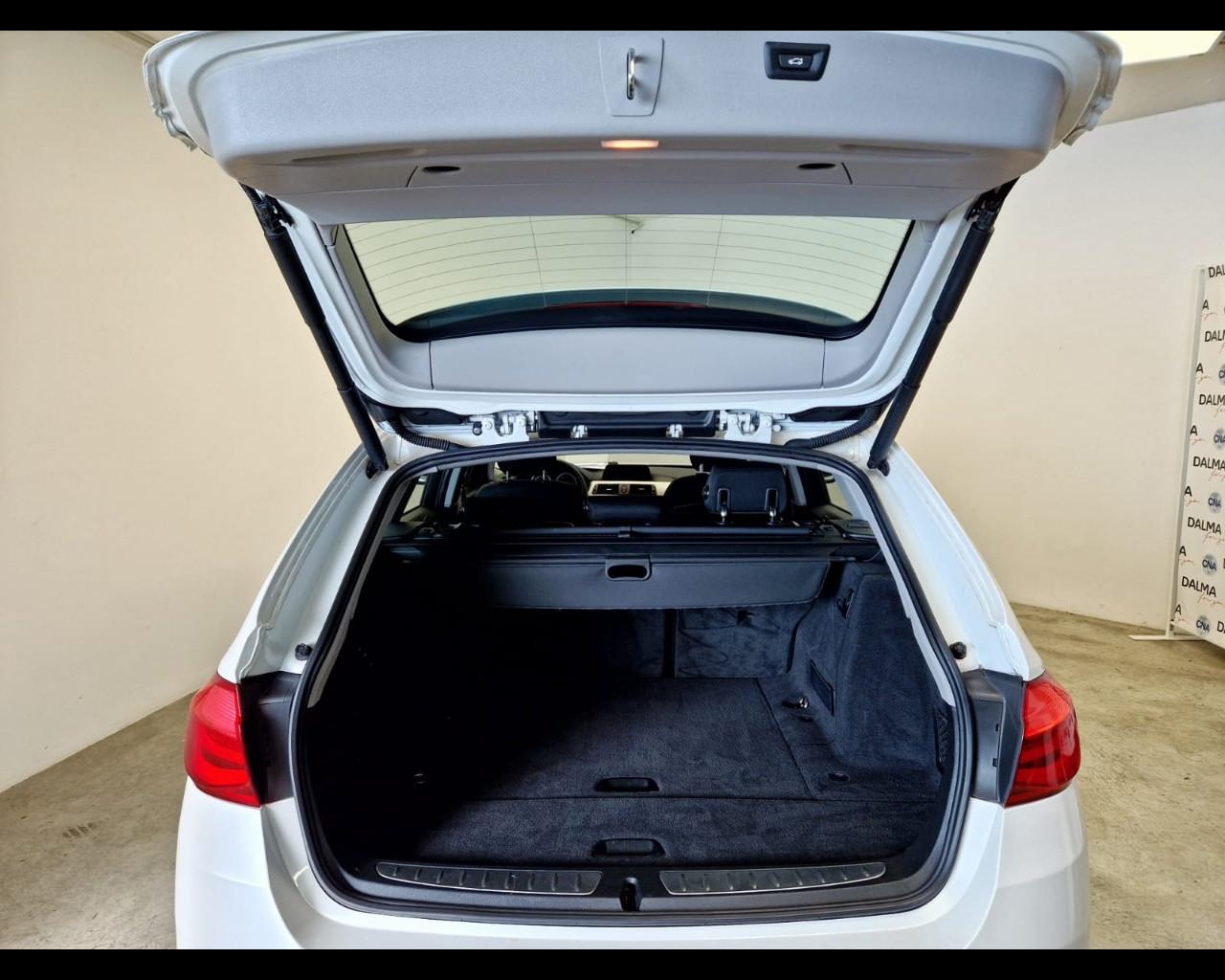 BMW Serie 3 F/30-31-34-80 - 318d Touring auto