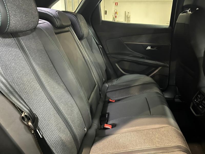 PEUGEOT 3008 Hybrid4 300 e-EAT8 Allure Pack