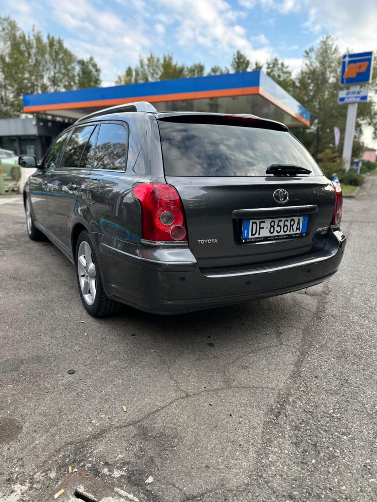 Toyota Avensis 2.0 D-4D 16V Station Wagon