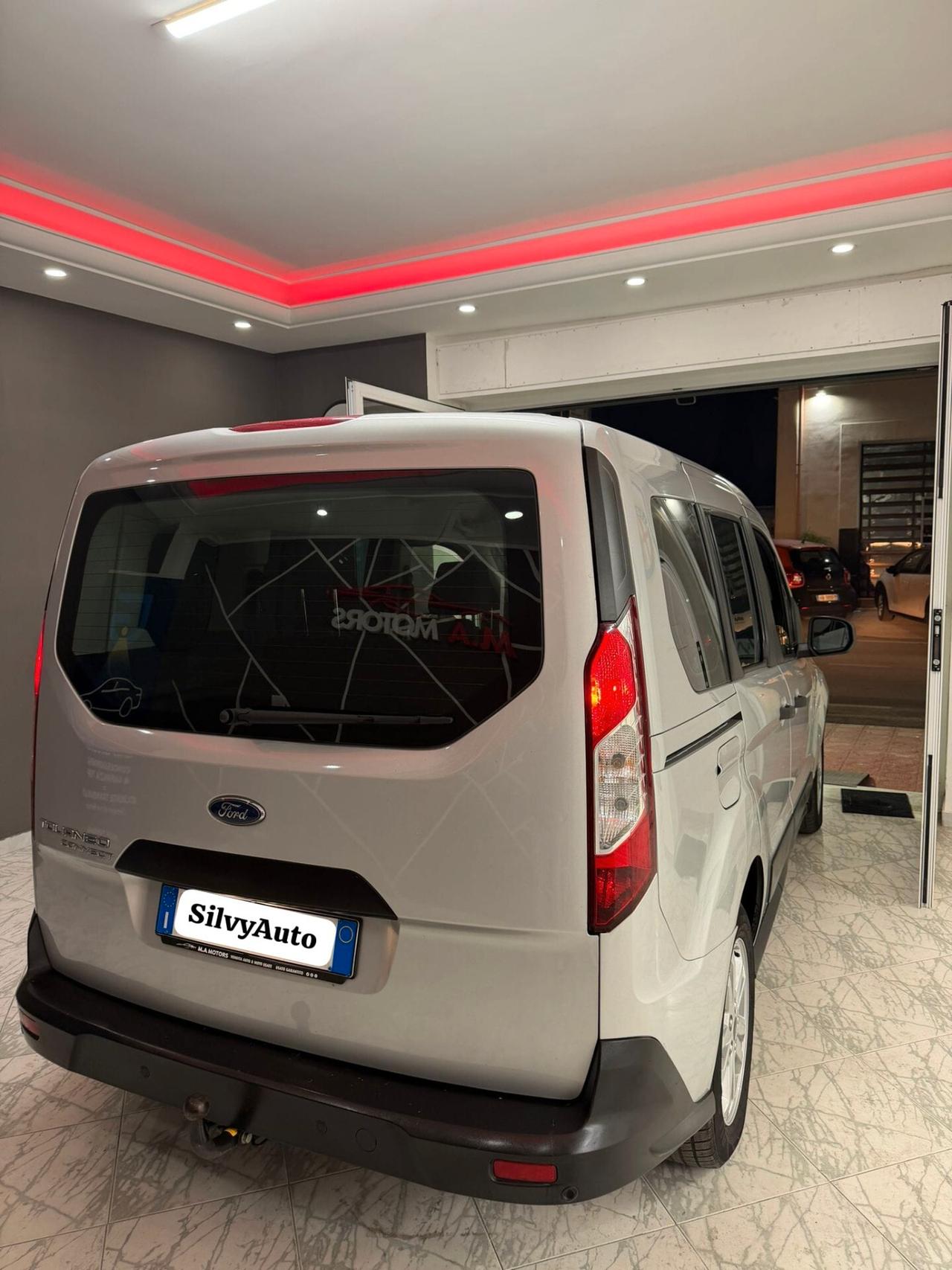 Ford Tourneo Connect 1.5 TDCi 120 CV Titanium