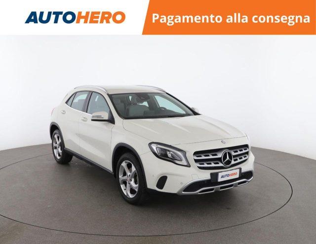 MERCEDES-BENZ GLA 200 d Automatic 4Matic Sport