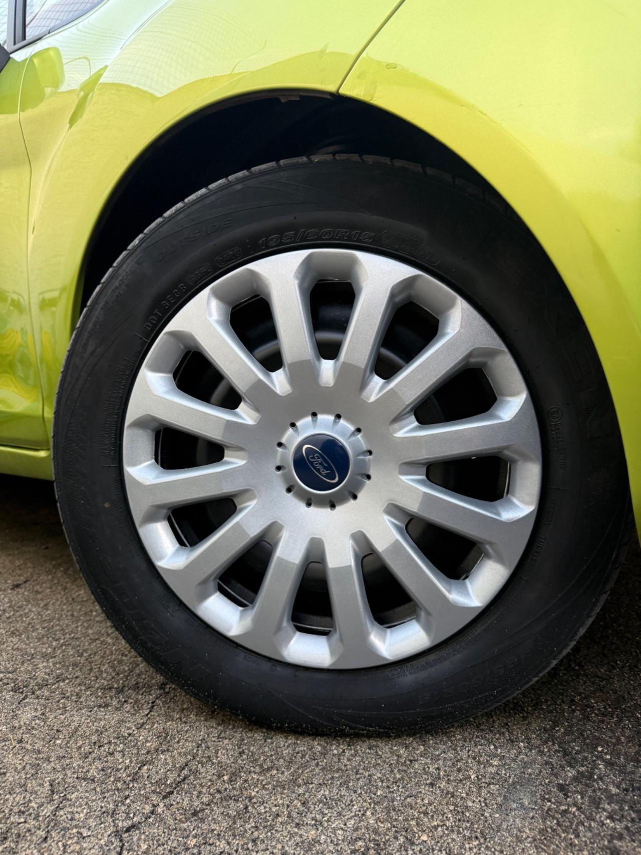 Ford Fiesta 1.4 TDCi 68CV 5 porte,radio,clima,comandi al volante