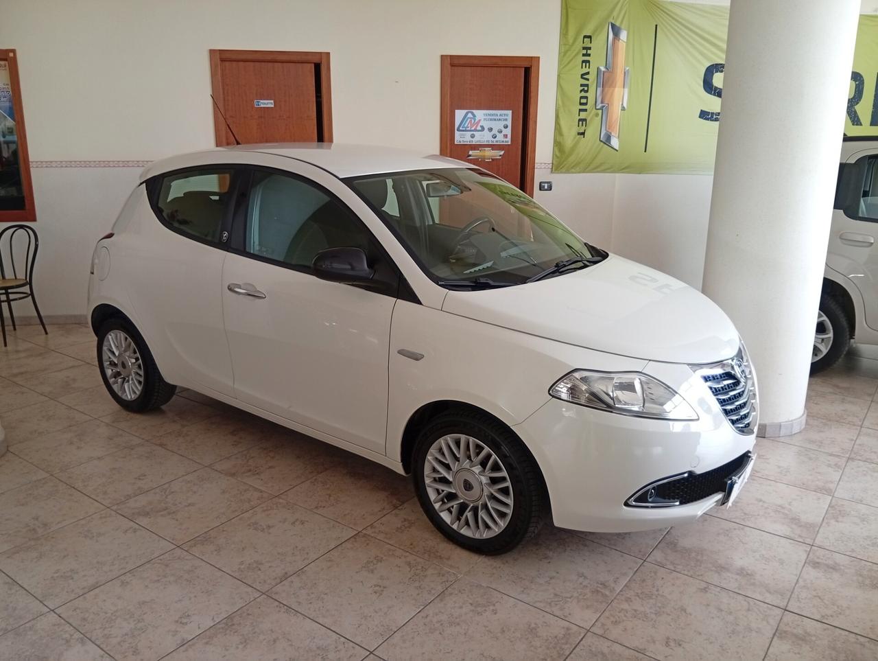 Lancia Ypsilon 1.2 69 CV 5 porte GPL Ecochic 30th Anniversary