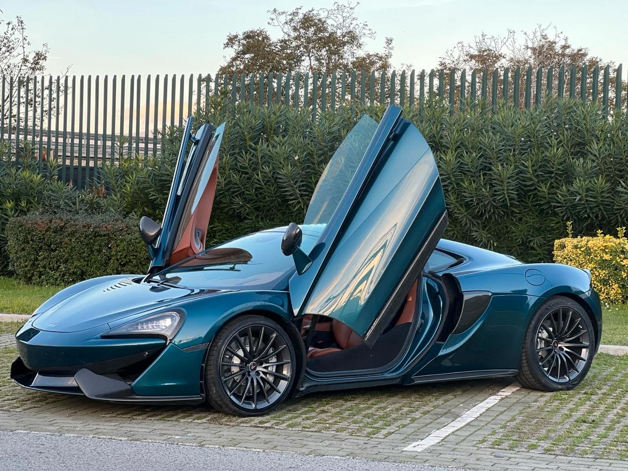 Mclaren 570GT Coupé - full carbon