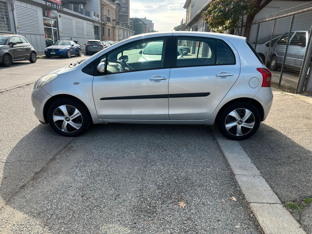 Toyota Yaris 1.0 5 porte Sol