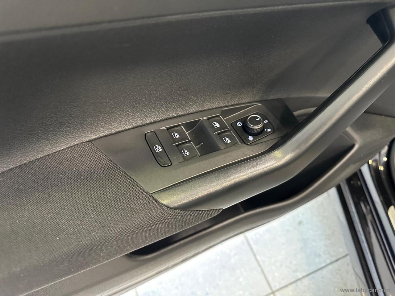 VOLKSWAGEN Taigo 1.0 TSI 115 CV R-Line