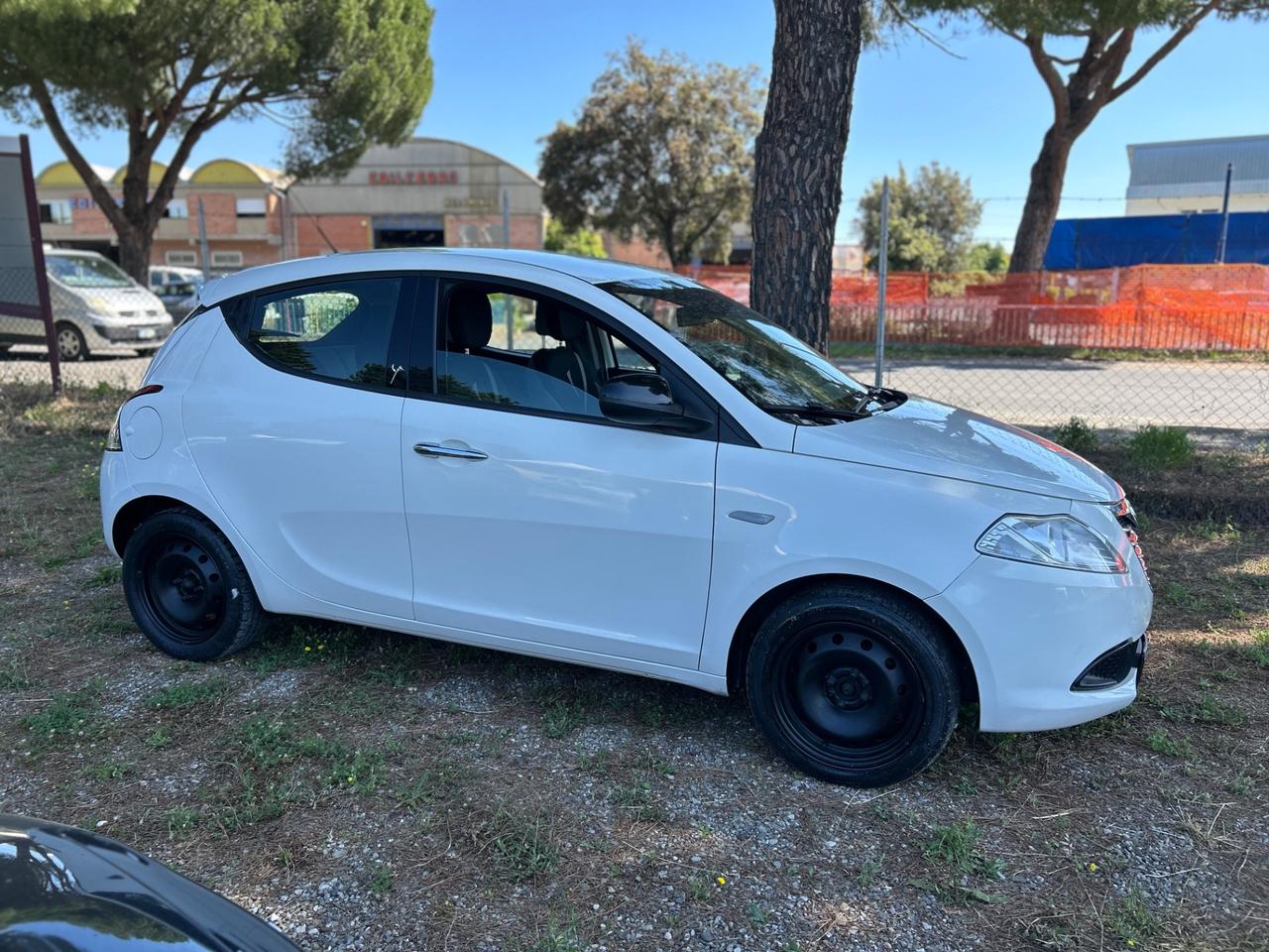 Lancia Ypsilon 1.2 69CV *GPL VALIDO 2027*NEOPATENTATI*