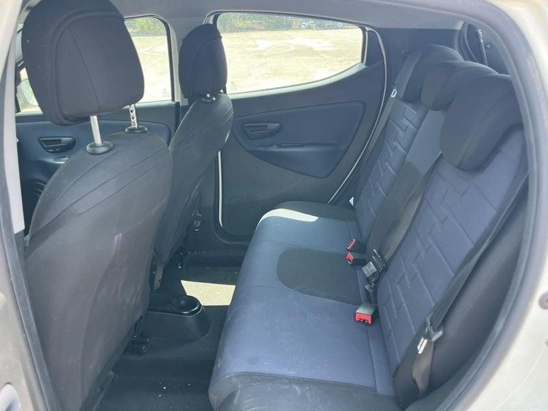 Lancia Ypsilon Ypsilon 1.0 FireFly 5 porte S&S Hybrid Platino