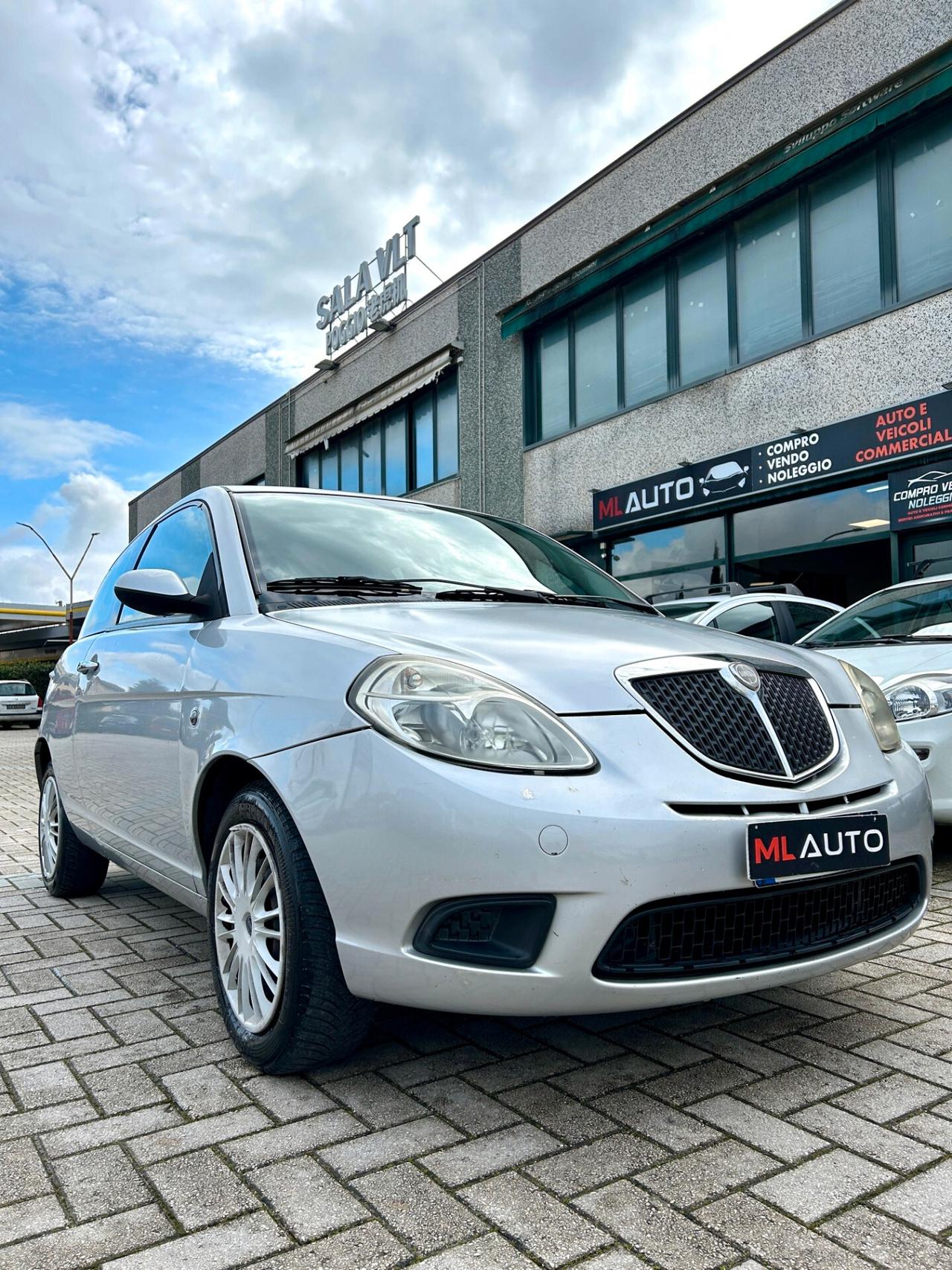 Lancia Ypsilon 1.2 Platino - OK NEOPATENTATO