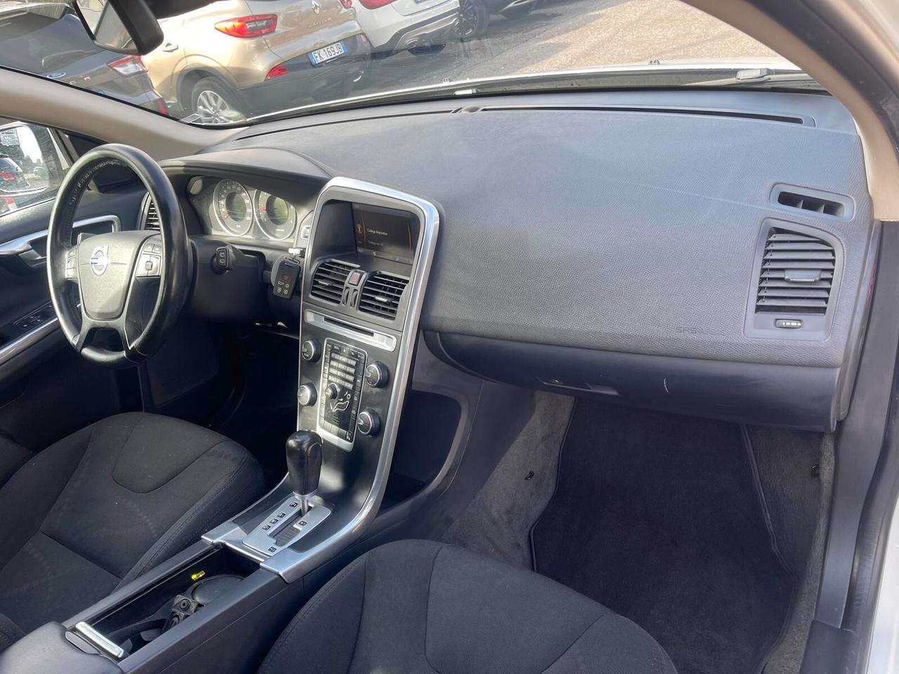 Volvo XC 60 XC60 D3 AWD Geartronic Summum