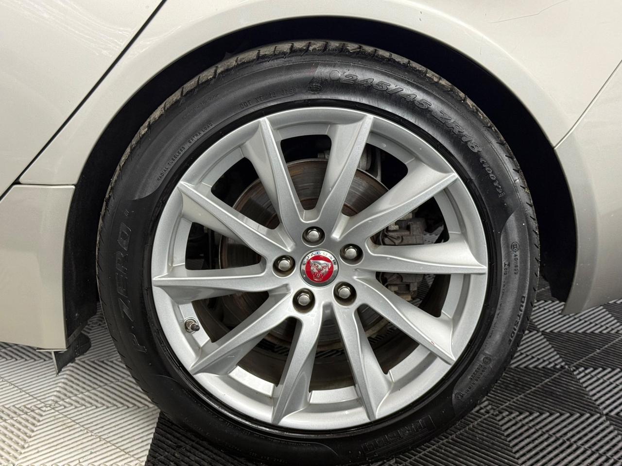 Jaguar XE 2.0 D 180 CV AWD aut. Prestige Business Edition