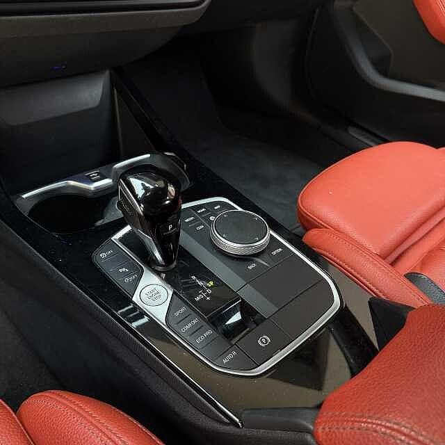 BMW M135 5-door M135i xDrive Colorvision Edition