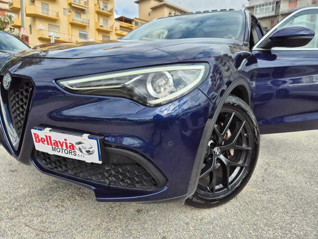 Alfa Stelvio 2.2 TD TETTO APRIBILE CERCHI 20