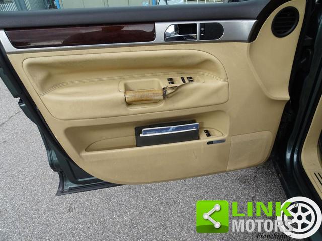 VOLKSWAGEN Touareg 3.0 TDI tiptronic
