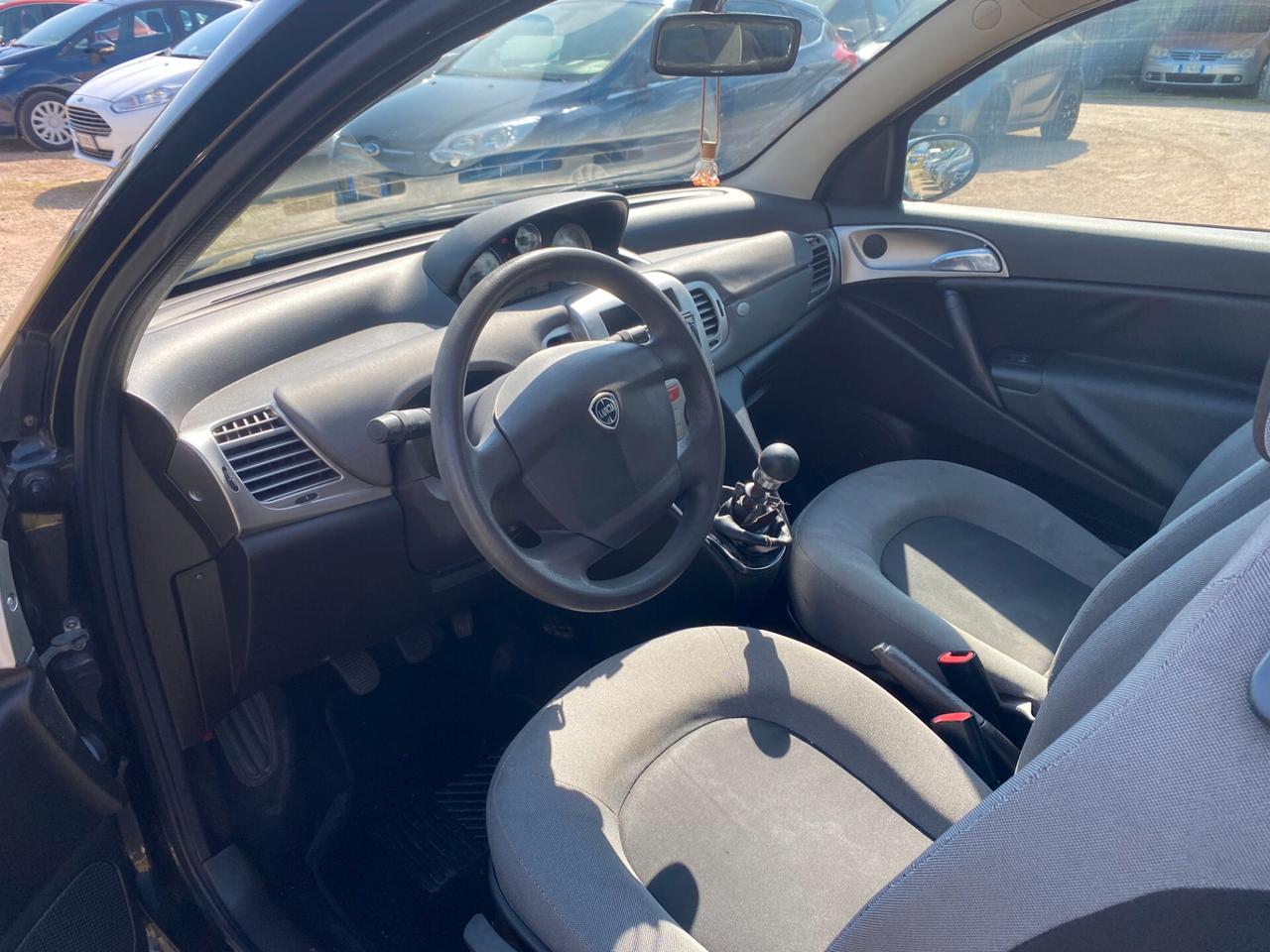 LANCIA YPSILON 1.2 180.000 KM ADATTA NEOPATENTATI