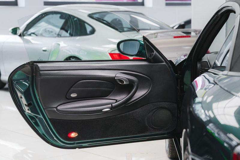 Porsche 911 PORSCHE 911 996 CARRERA 4