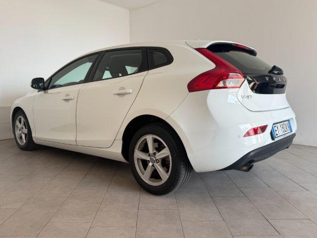 VOLVO V40 T2 Summum