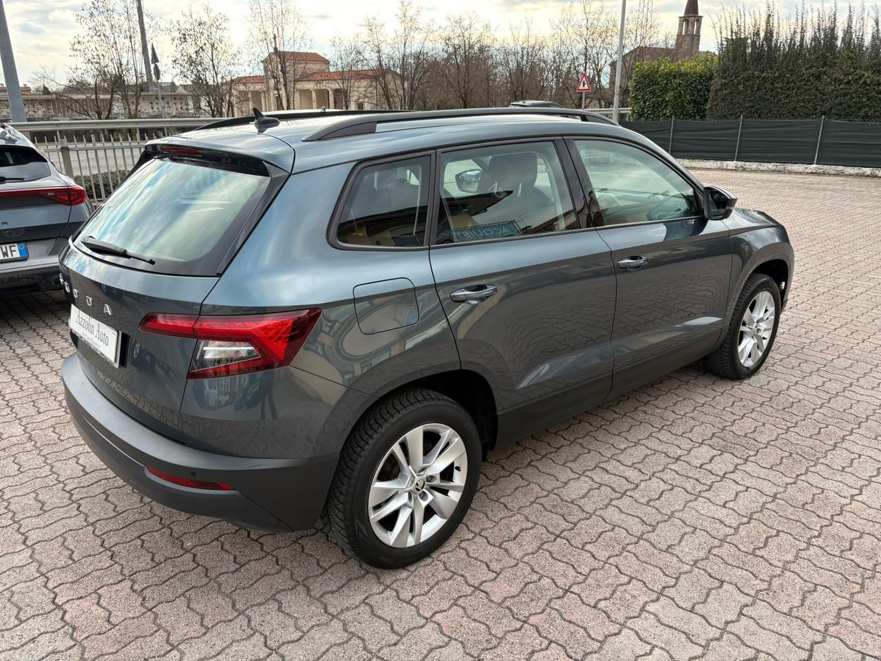 SKODA KAROQ 1.6 TDI AUTOMATICA SI A NEOPATENTATI