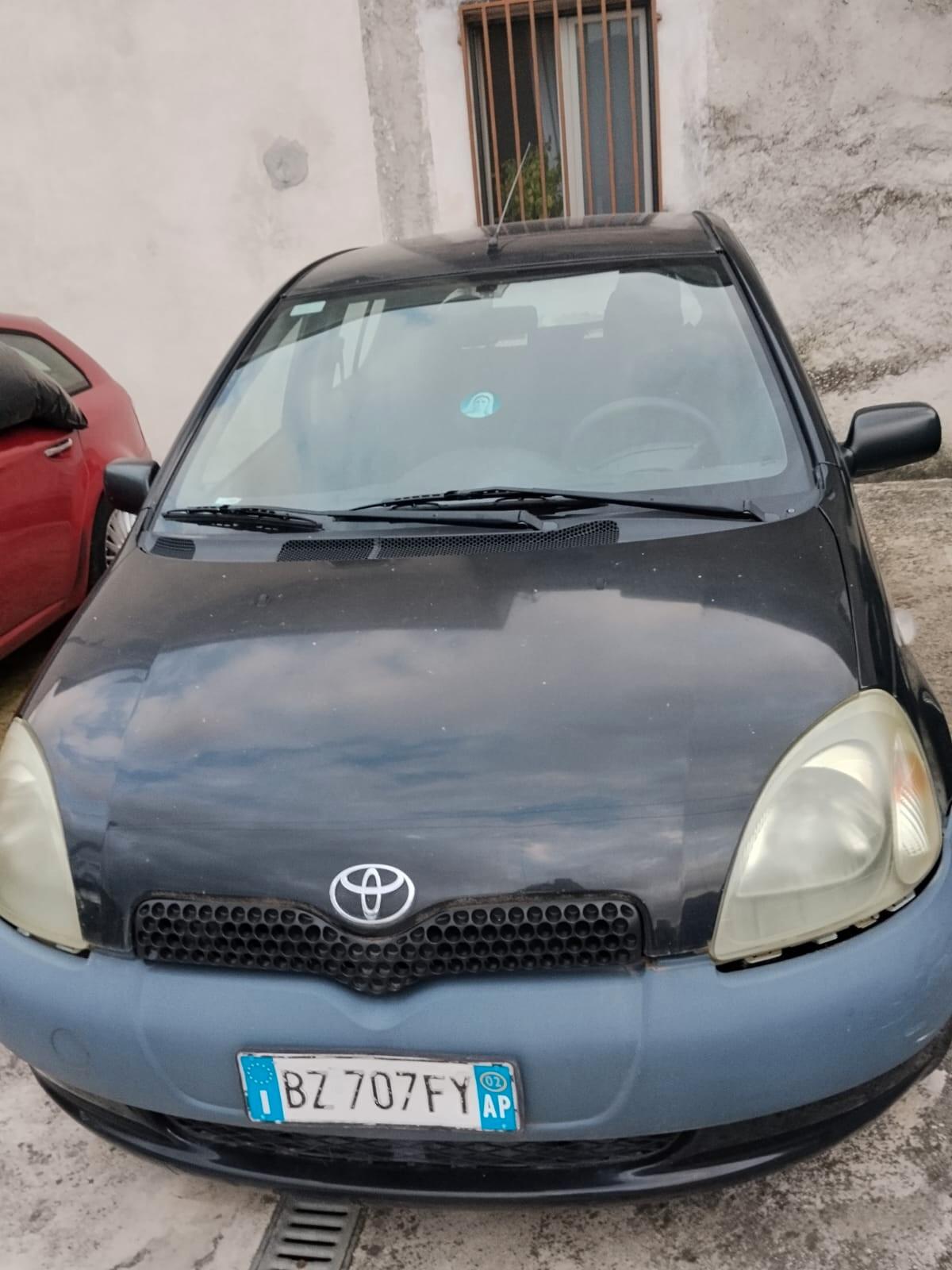 Toyota Yaris 1.0i 16V cat 5 porte Sol