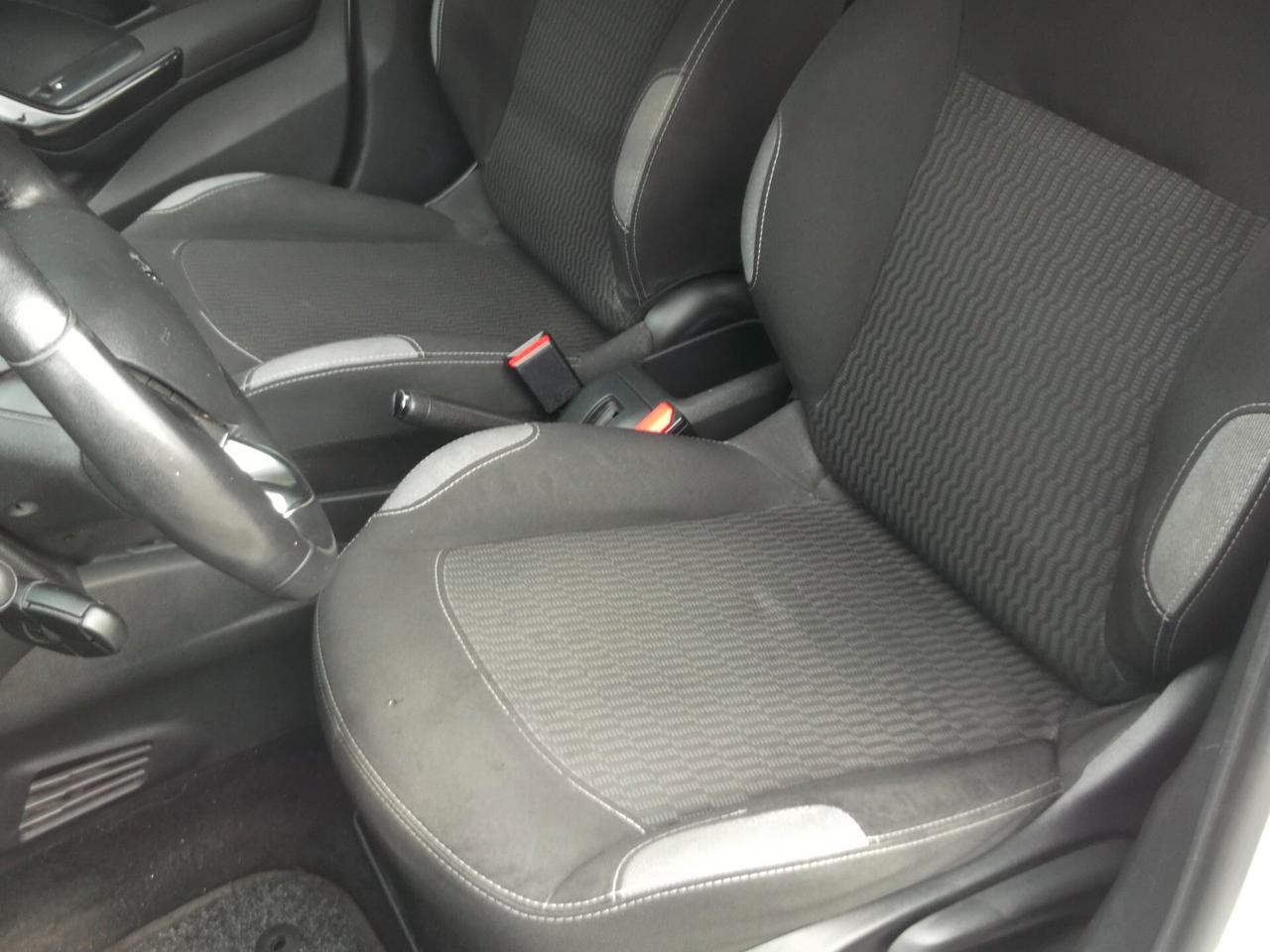 Peugeot 208 BlueHDi 1.6 Hdi Allure 2015