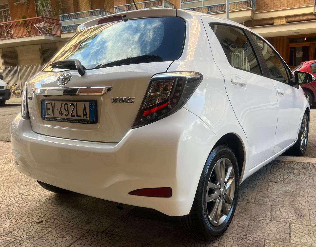 Toyota Yaris 1.0 5 porte Lounge