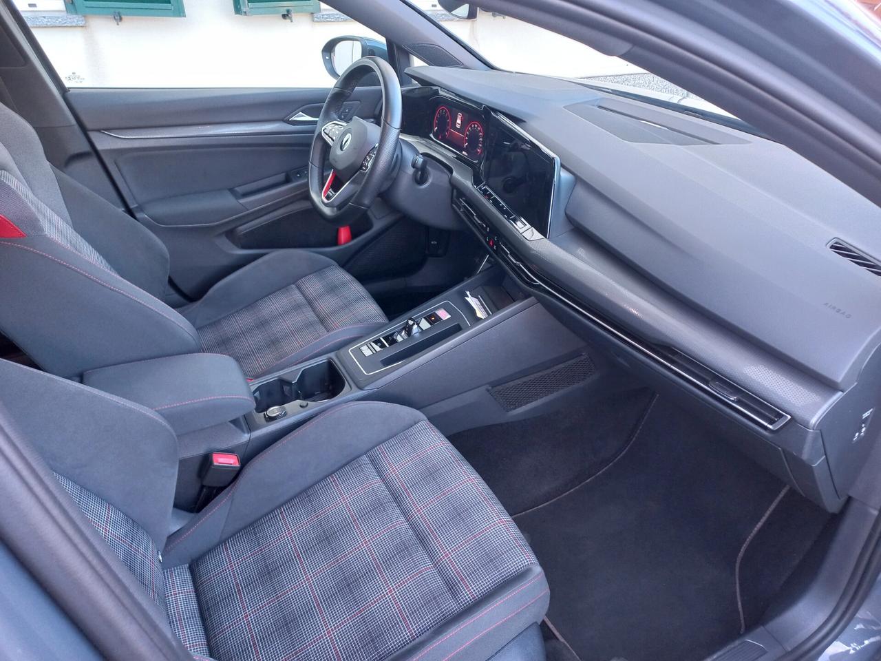 Volkswagen Golf GTI 2.0 TSI DSG