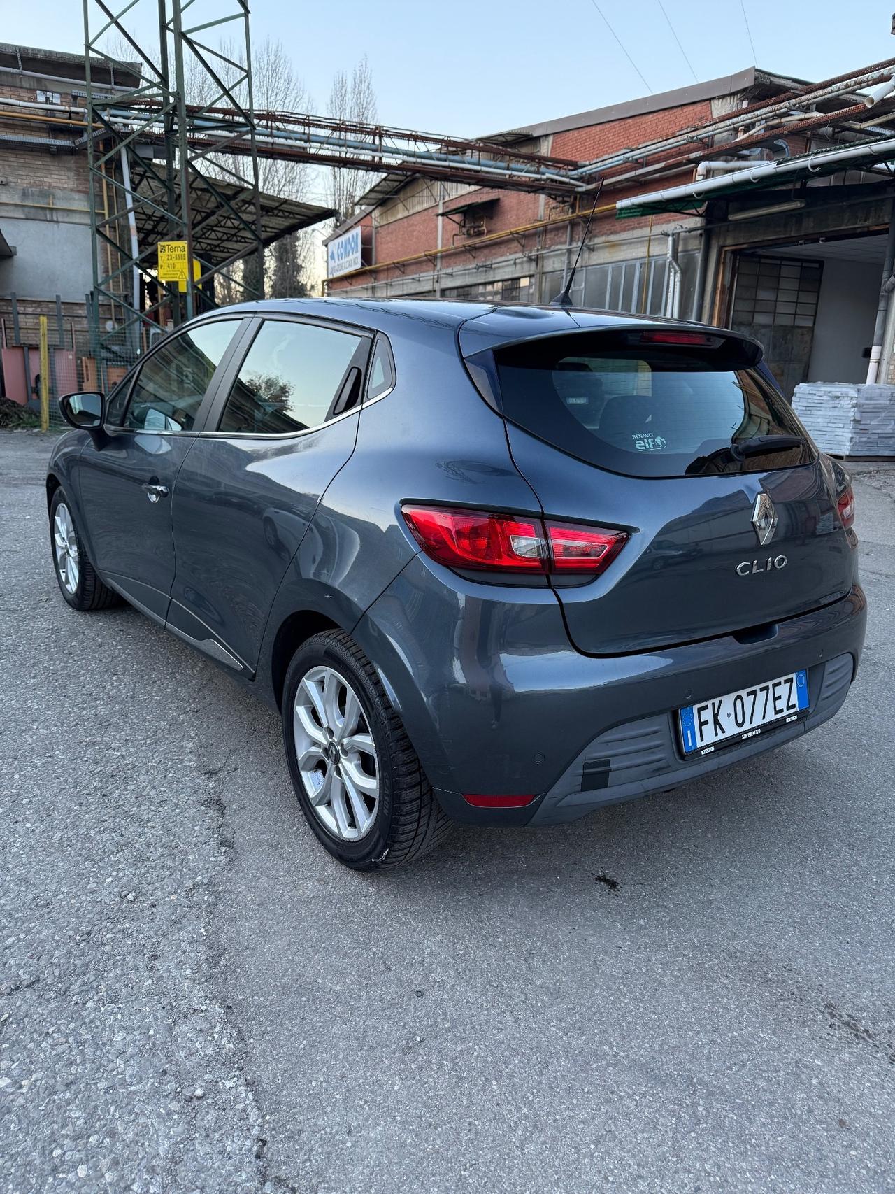 Renault Clio 1.2 75CV 5 porte Zen
