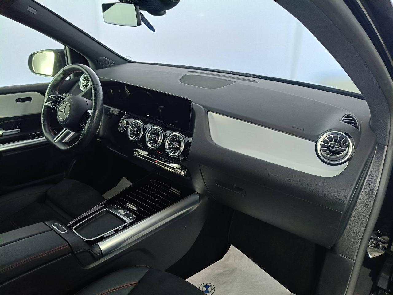 Mercedes-Benz Classe B - W247 2023 - B 180 d AMG Line Premium auto