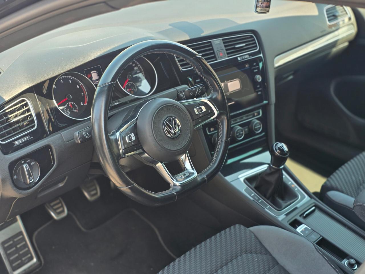 Volkswagen Golf 1.5 TSI ACT 5p. Sport R line