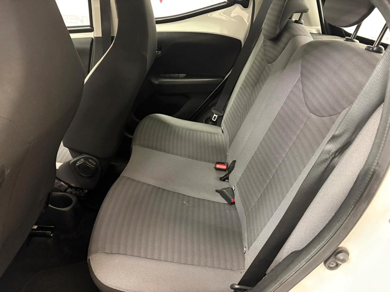 Toyota Aygo Connect 1.0 VVT-i 72 CV 5 porte x-play