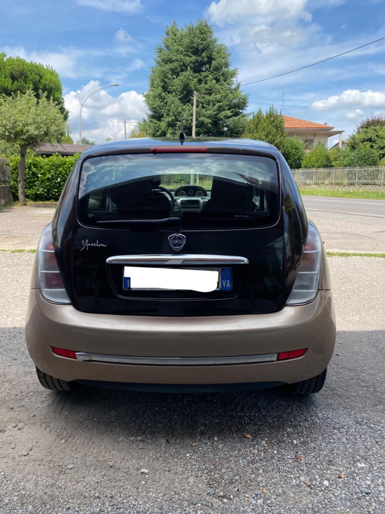 Lancia Ypsilon 1.4 16V Platino